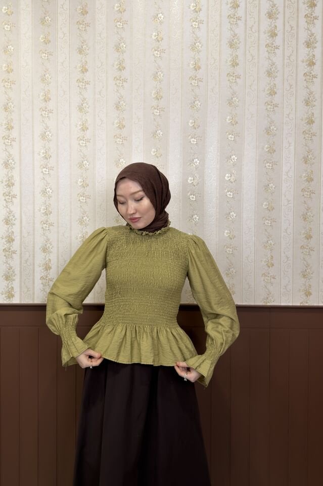 Yağ Yeşili Gipe Detaylı Bluz