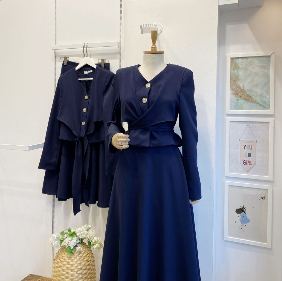 Lacivert Gold Düğmeli Vatka Detaylı Crep Takım