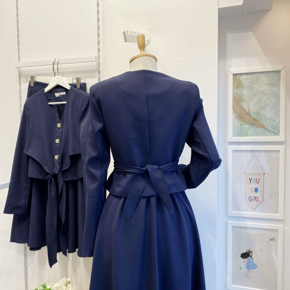 Lacivert Gold Düğmeli Vatka Detaylı Crep Takım