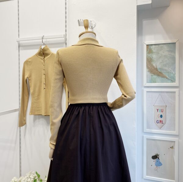 Camel Dik Yaka Çıtçıtlı Triko Bluz