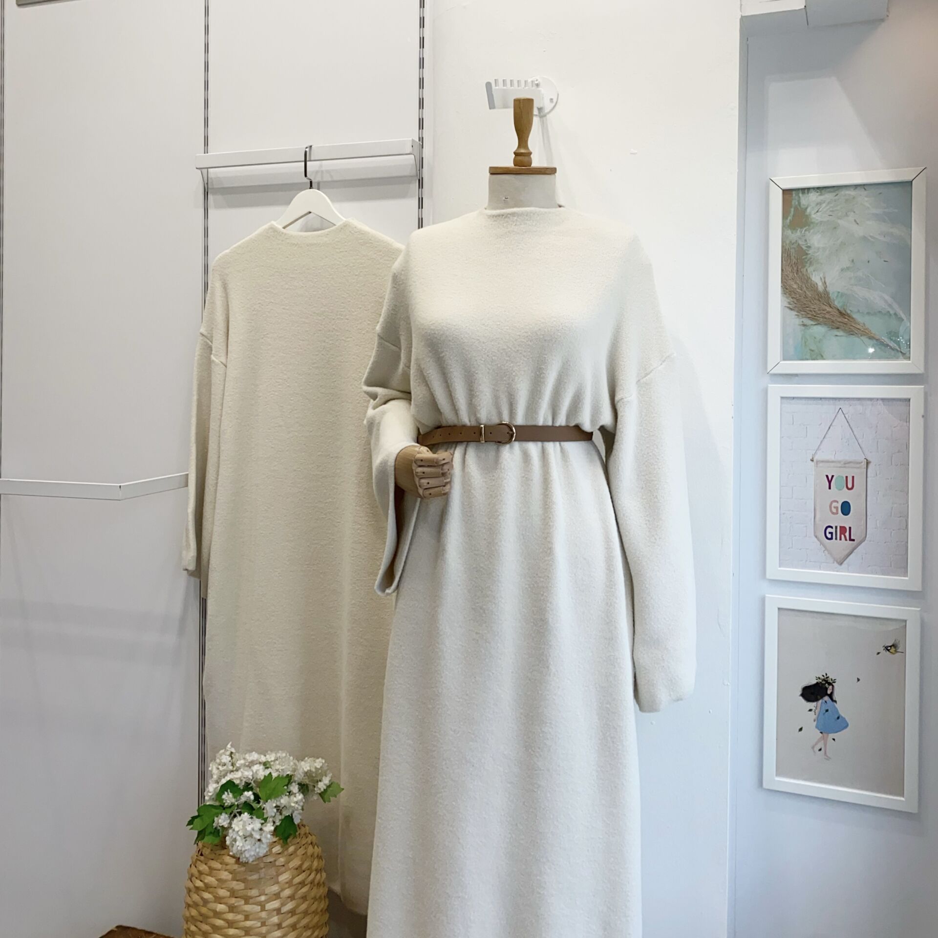 Ekru Peluş Triko Elbise