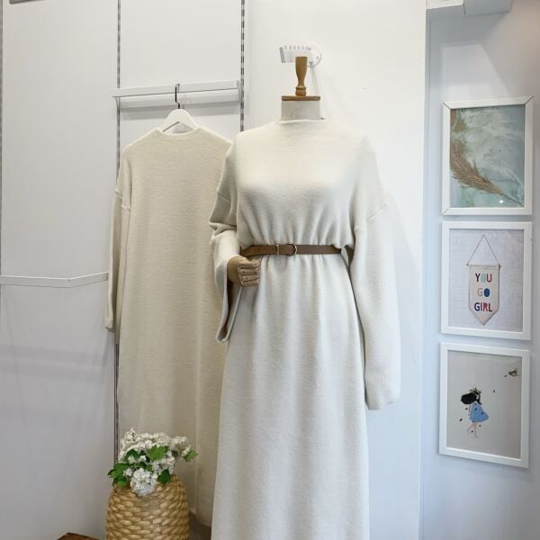 Ekru Peluş Triko Elbise