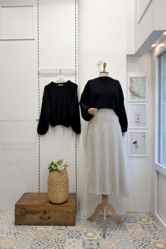 Siyah Çizgili Beyaz Şanel Etek