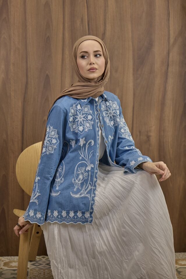 Nakış İşlemeli Kot Gömlek