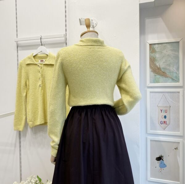 Sarı Taş Düğmeli Triko Kazak