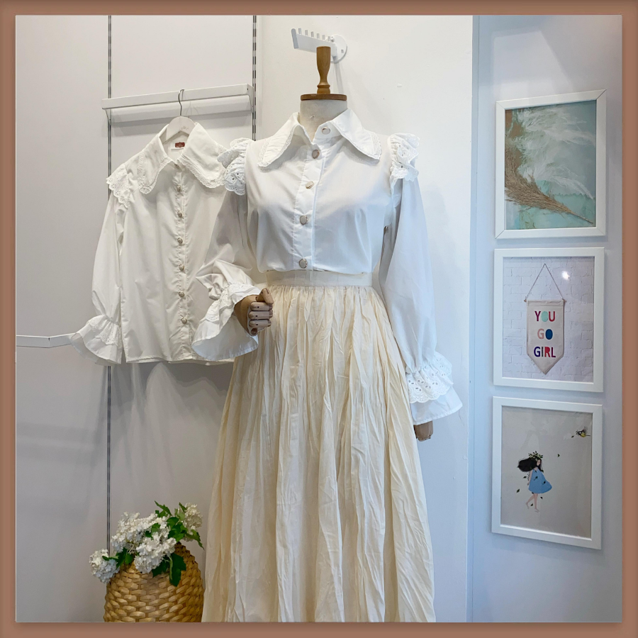 Omzu Fisto Volanlı Beyaz Gömlek