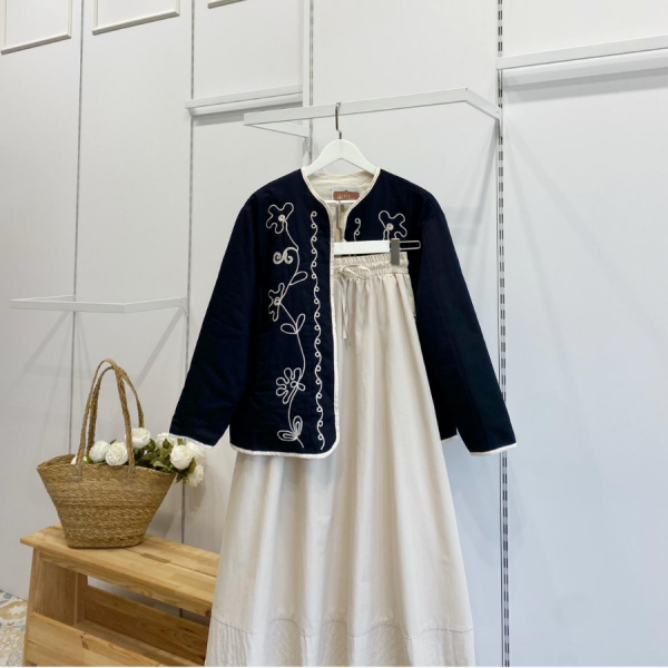 Siyah Nakışlı Florina Ceket