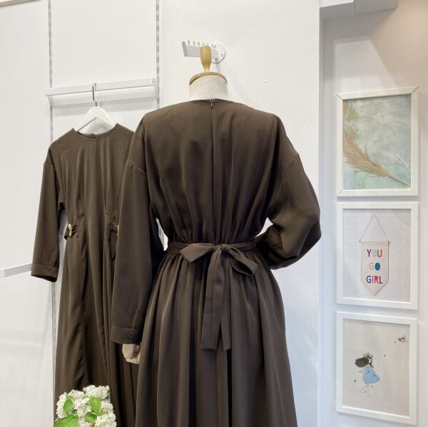 Kahverengi Modal Kumaş Frise Elbise