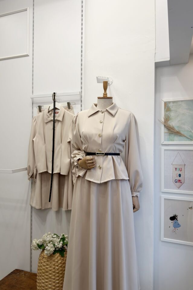 Krem Kemer Detaylı Pattern Crep Takım