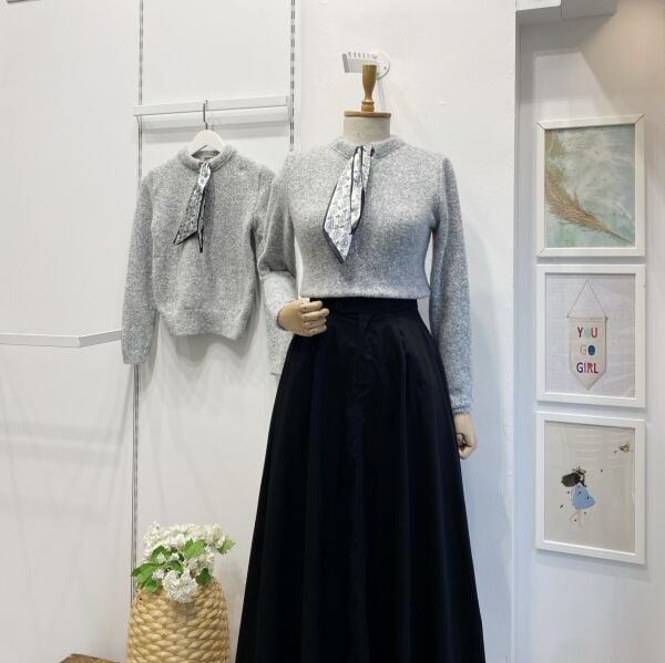 Gri Fular Detaylı Kazak