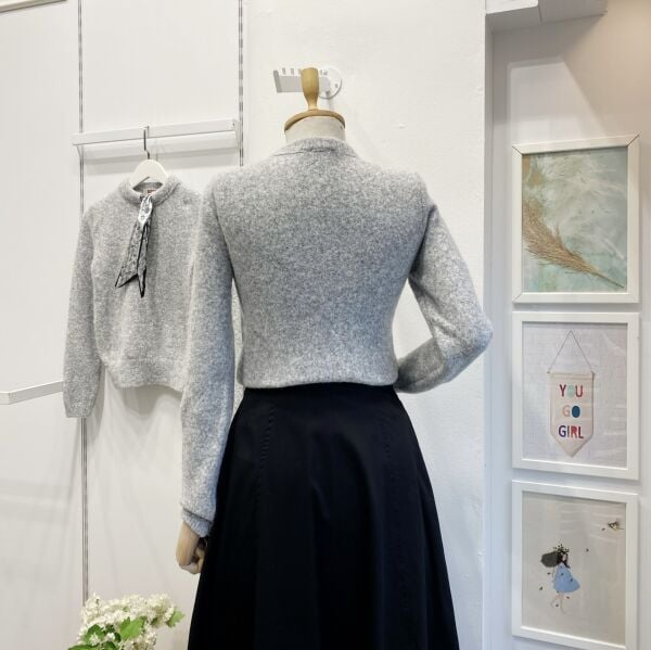 Gri Fular Detaylı Kazak