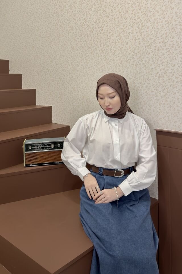 Beyaz Omzu Pileli Poplin Gömlek