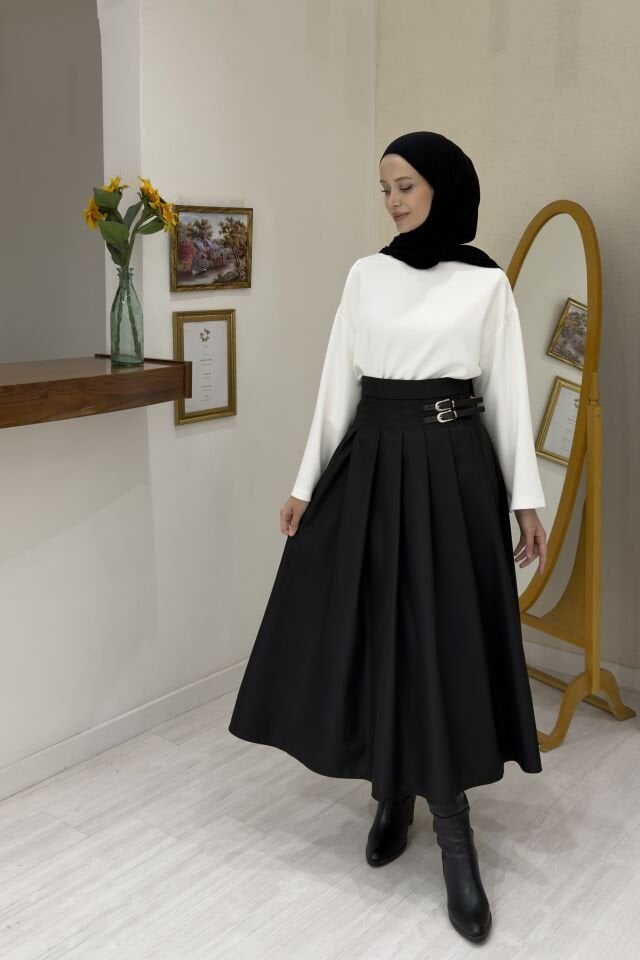 Siyah Kemer Detaylı Gravia Etek