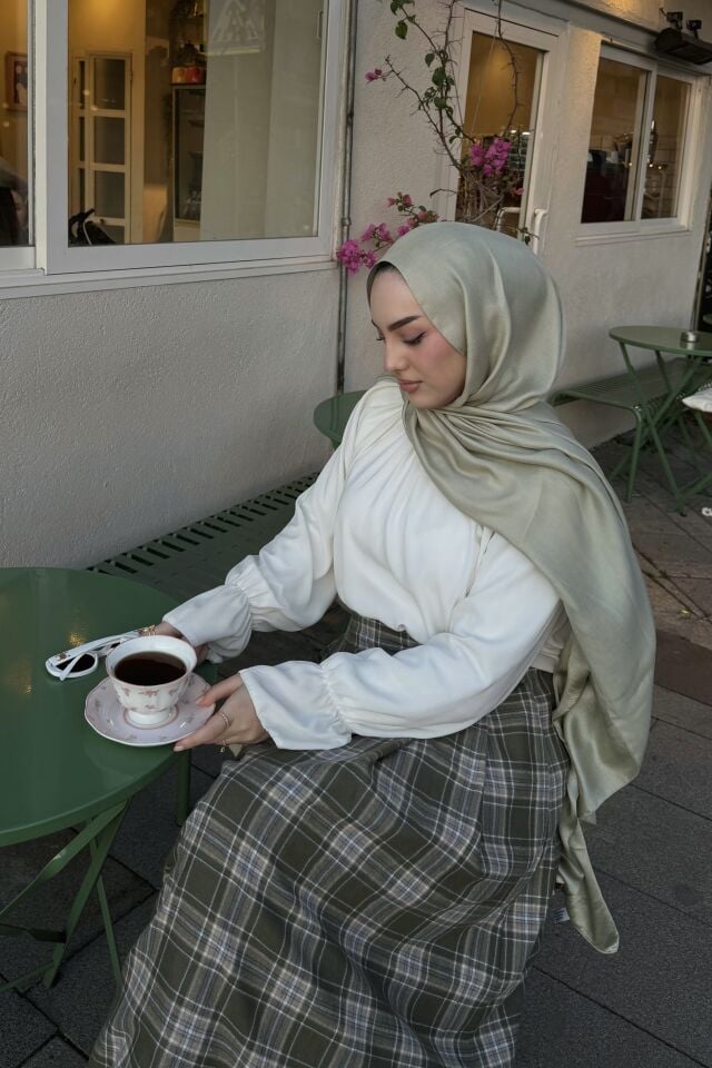 Faya Girls x Kırık Beyaz Jesica İçlik