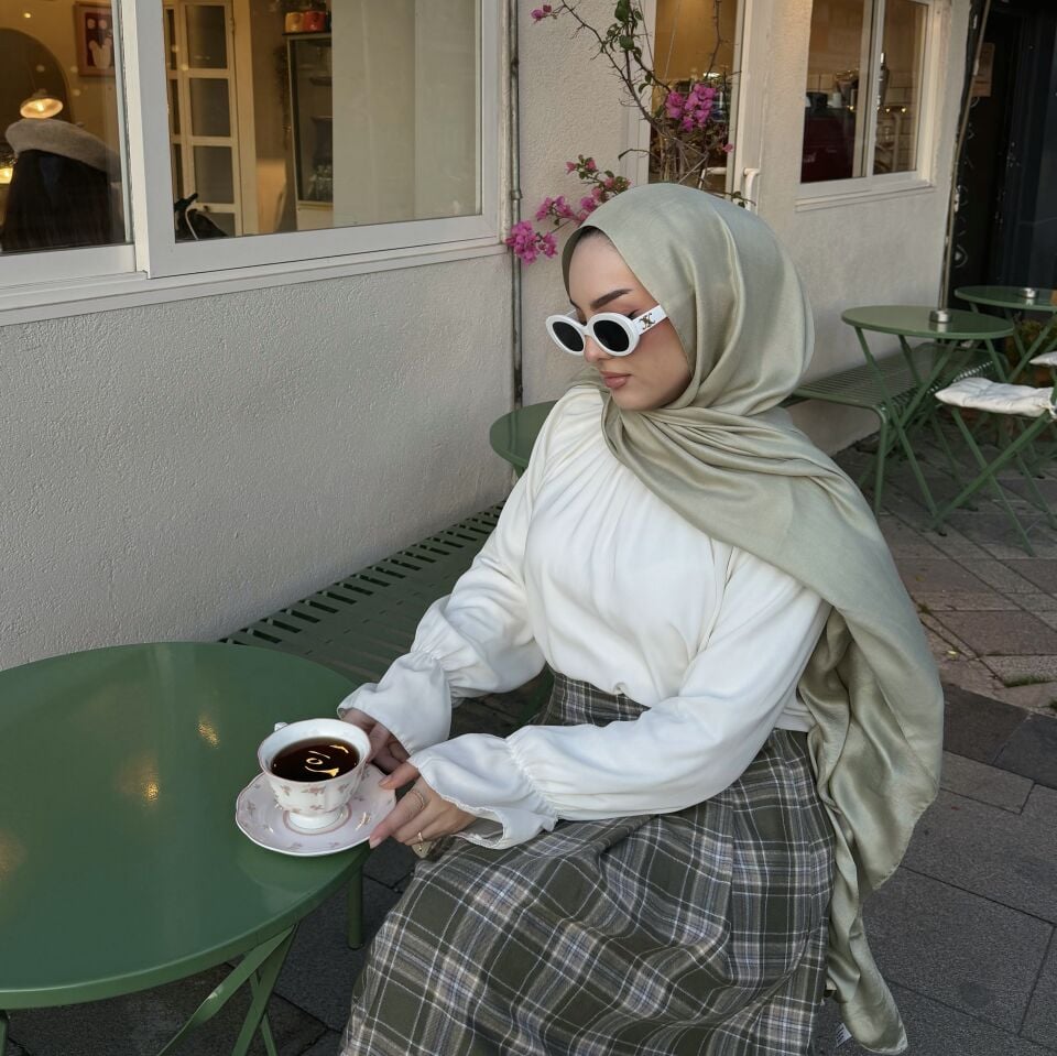 Faya Girls x Kırık Beyaz Jesica İçlik