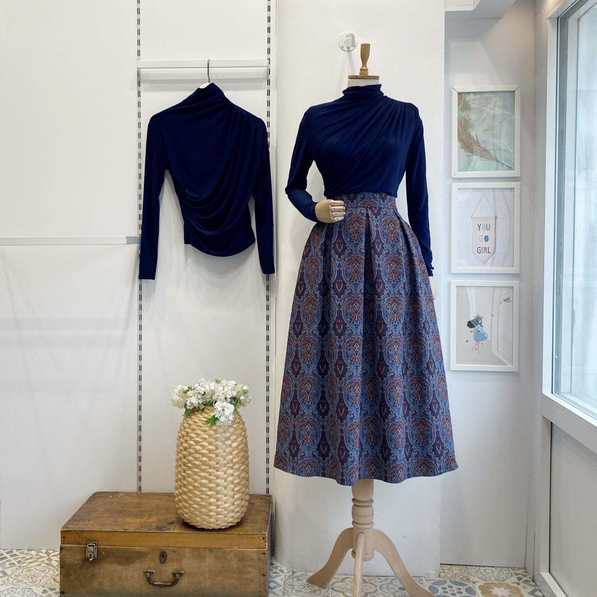 Lacivert Etnik Desenli Pileli Etek