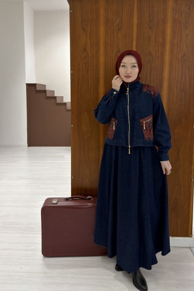 Kırmızı Nakışlı Kot Takım