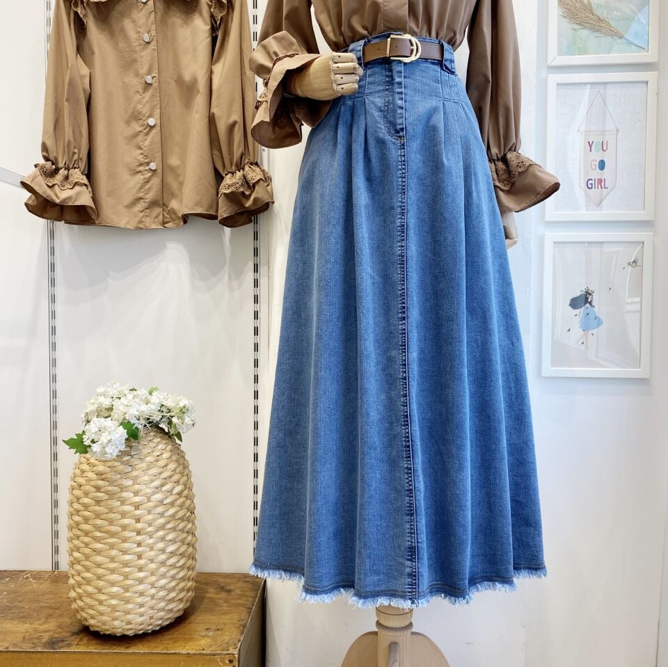 Açık Renk Pile Detaylı Kahverengi Kemerli Kot Etek