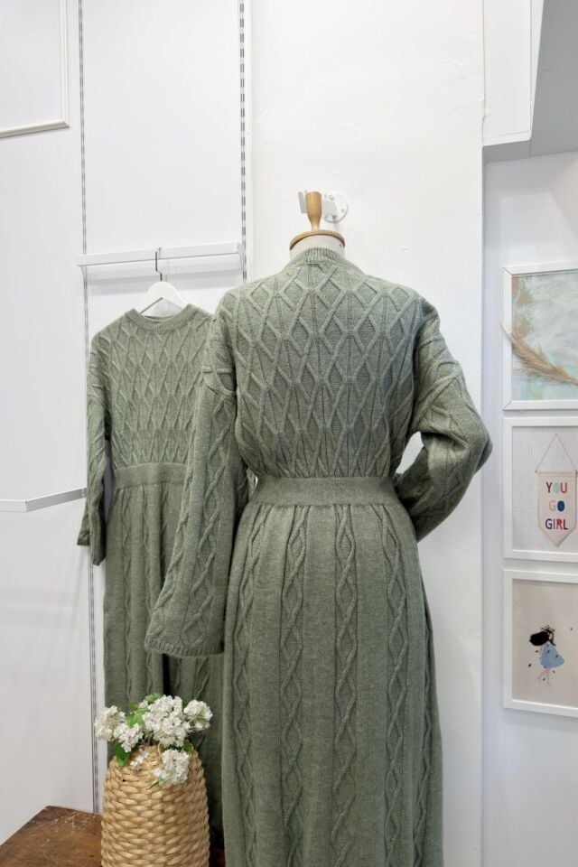 Çağla Yeşili Saç Örgülü Triko Elbise