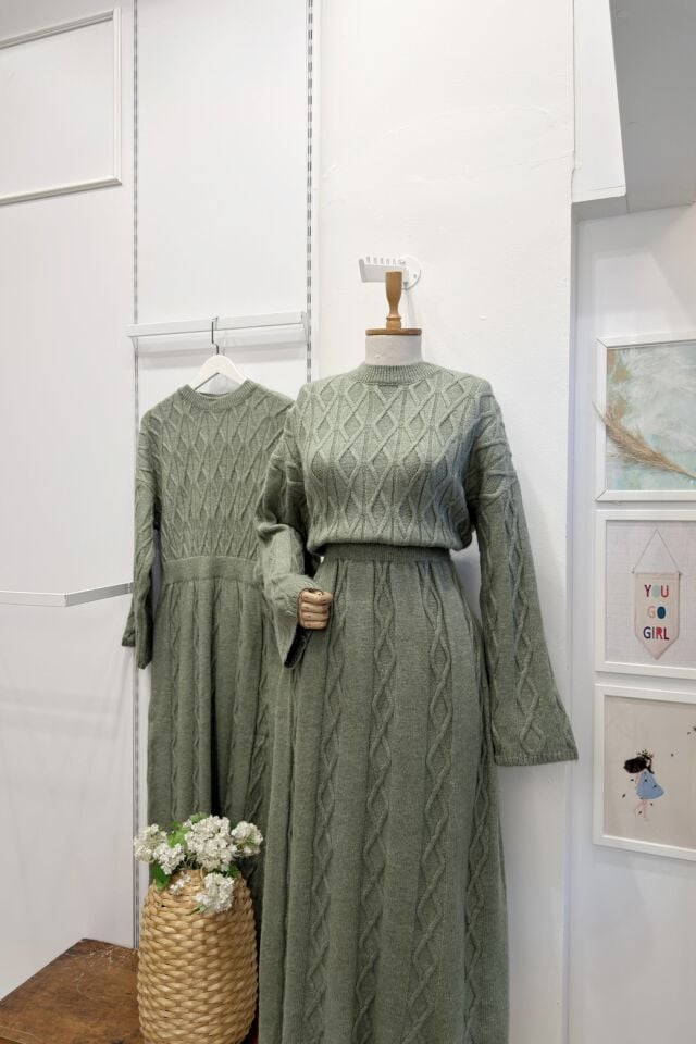 Çağla Yeşili Saç Örgülü Triko Elbise