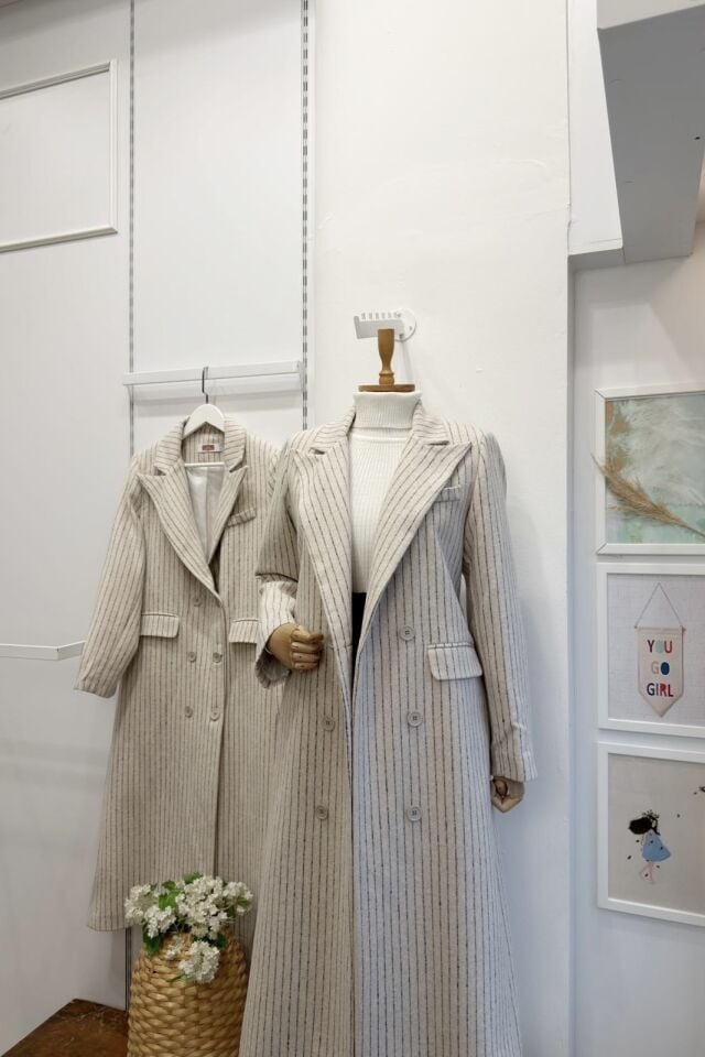 Beyaz Çizgili Regent Kaşe Kaban