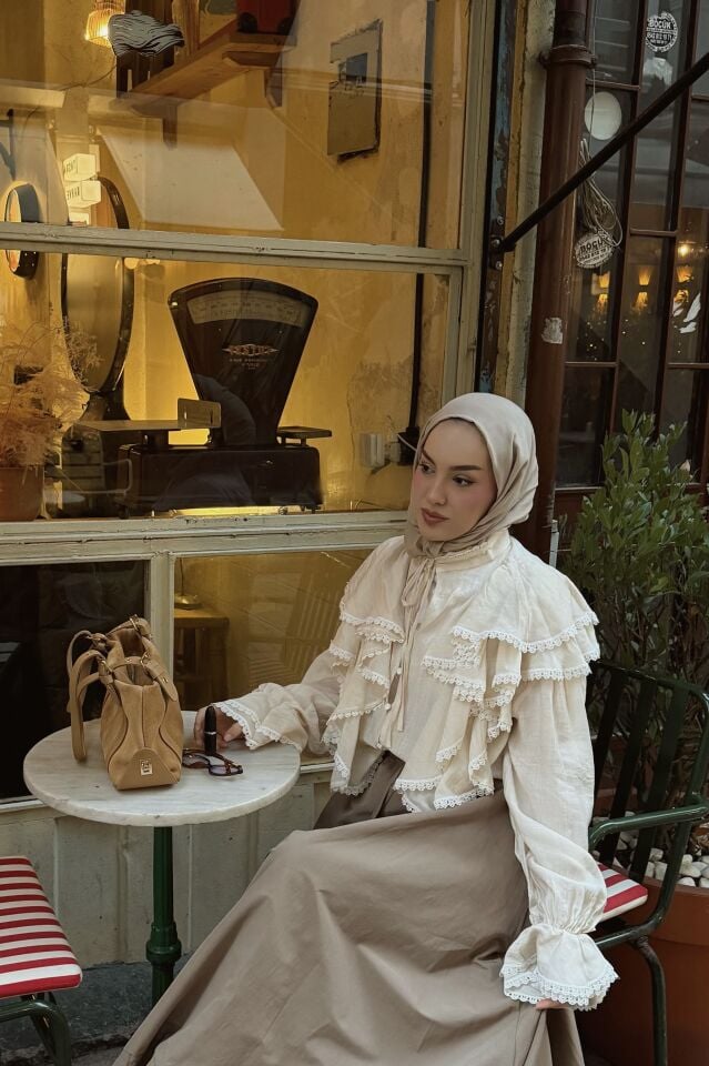 Faya Girls x Fisto Volanlı Krem Lunella Gömlek