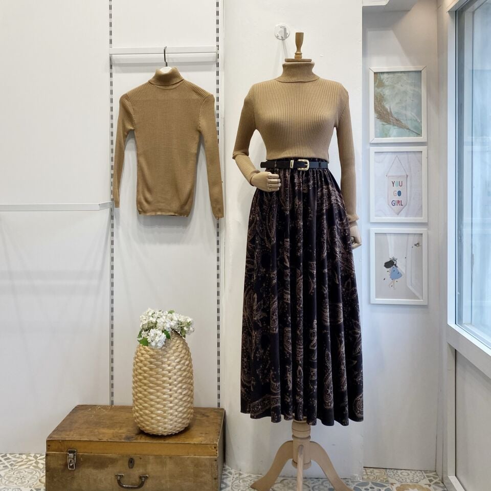 Kahverengi Çiçek Desenli Kemerli Kadife Etek