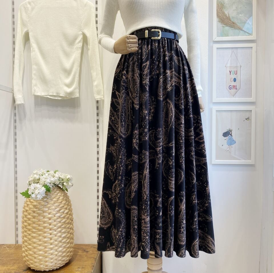 Siyah Çiçek Desenli Kemerli Kadife Etek