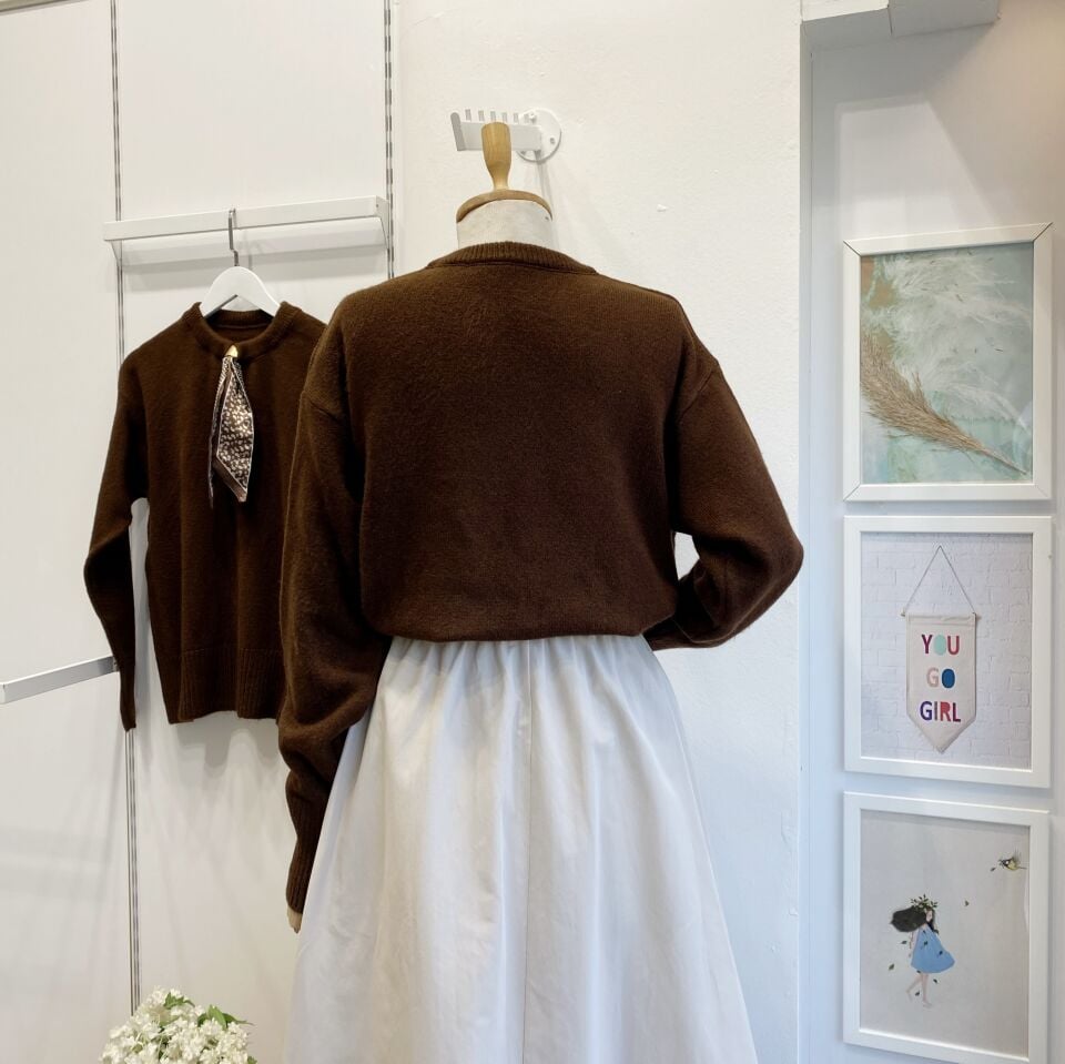 Puantiye Fular Detaylı Kahverengi Kazak