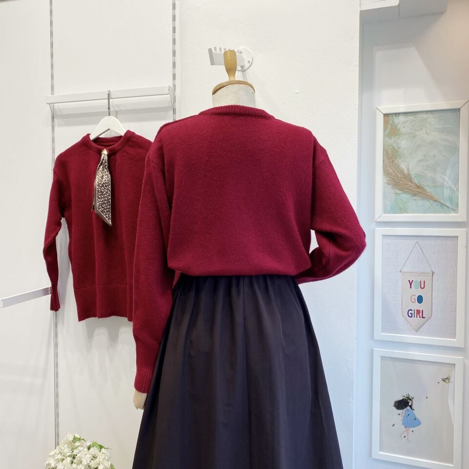 Puantiye Fular Detaylı Kırmızı Kazak