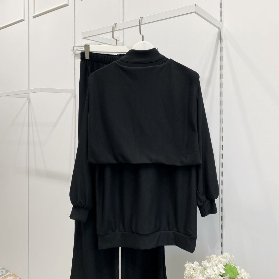 Siyah Pelerin Detaylı Pantolon Takım