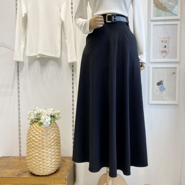 Siyah Deri Kemerli Kloş Etek