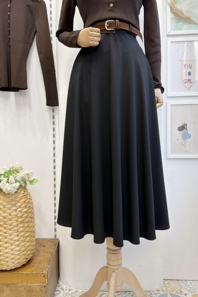 Siyah Kemer Detaylı Maestro Crep Etek