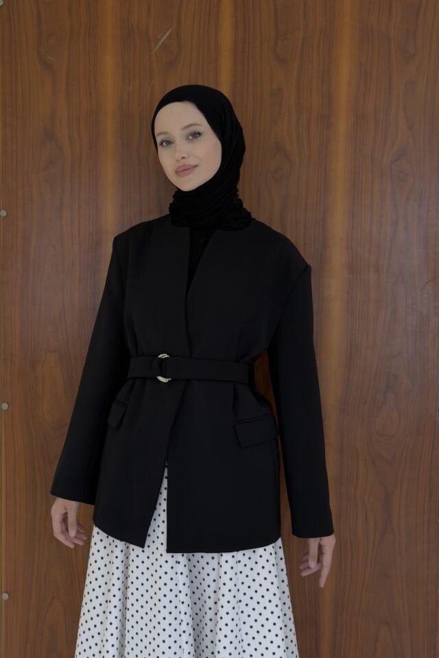 Siyah Kuşak Detaylı Blazer Ceket