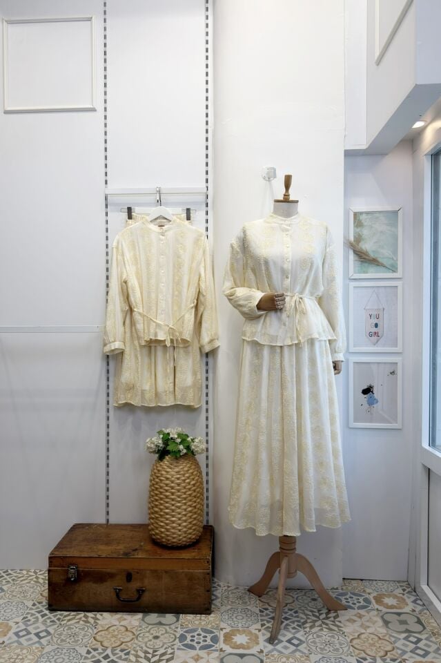 Butteryellow Lioren Etekli Takım