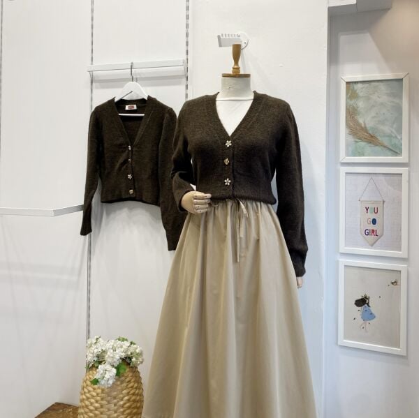 Acı Kahve Asimetrik Düğmeli Frida Hırka