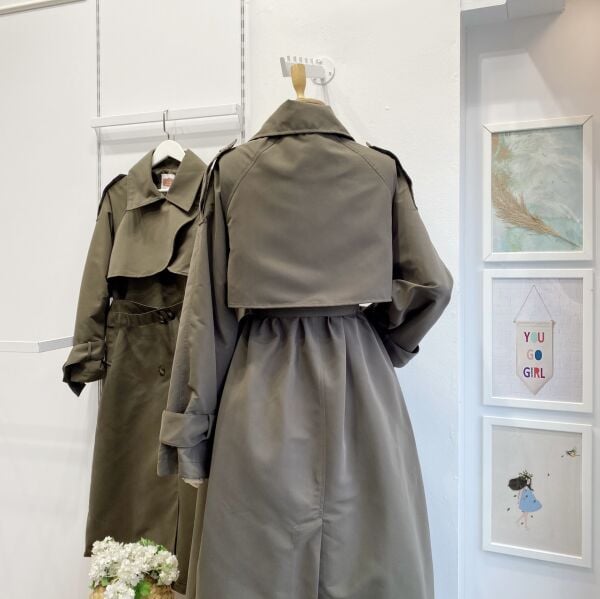 Haki Yeşili Rüzgarlıklı Gloss Trençkot