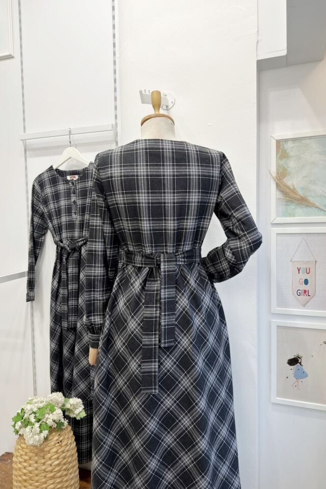 Siyah Ekoseli Monarch Elbise