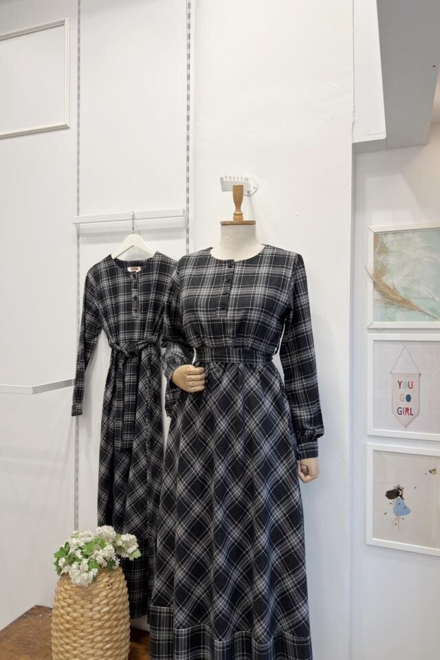 Siyah Ekoseli Monarch Elbise