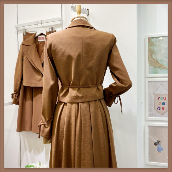 Kahverengi Ceketli Nora Takım