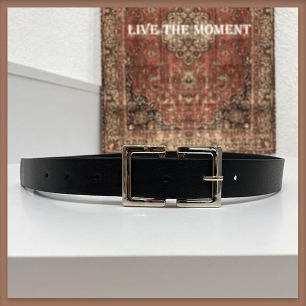 Siyah düz tokalı kemer