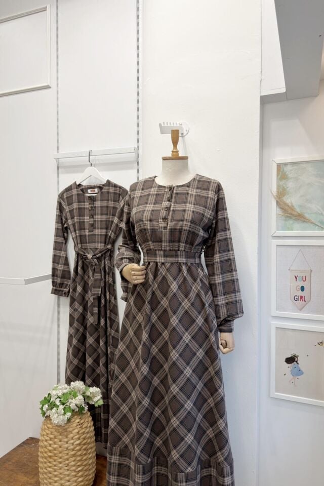 Kahverengi Ekoseli Monarch Elbise