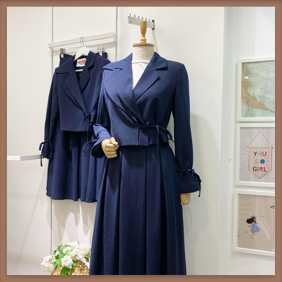 Lacivert Ceketli Nora Takım