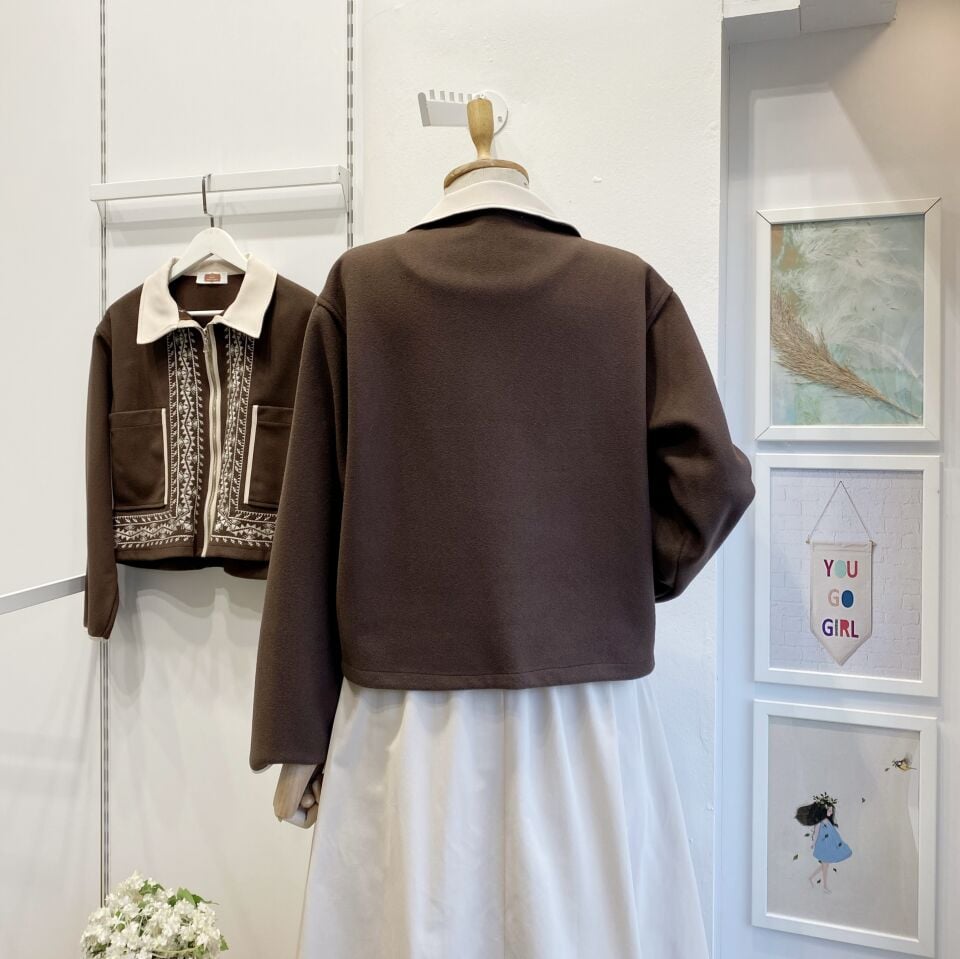 Kahverengi Nakışlı Kaşe Ceket