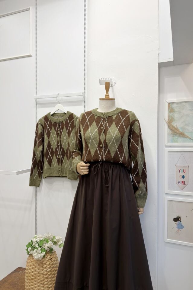 Haki Yeşili Baklava Desenli Yumuşak Dokulu Hırka