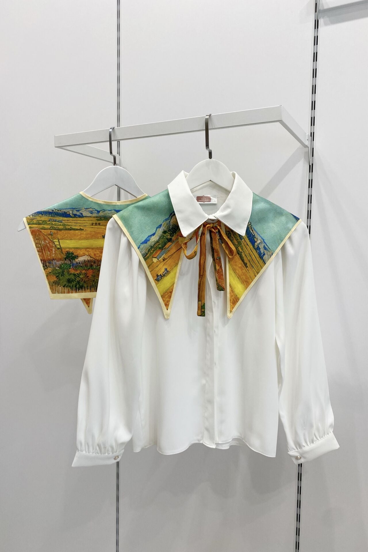 Acres Desenli Muse Yaka