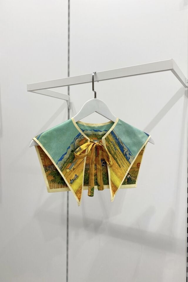 Acres Desenli Muse Yaka