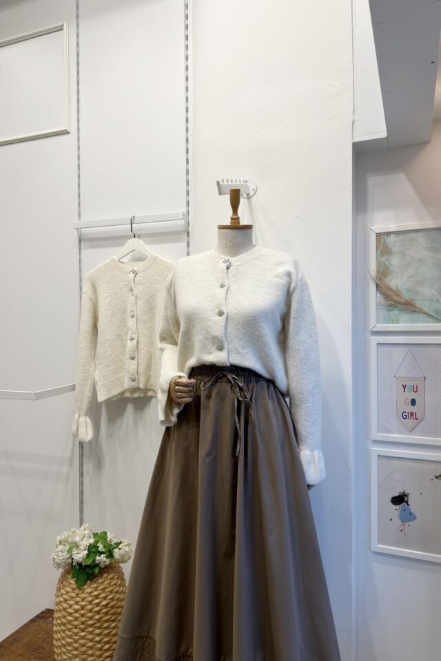 Taş Düğmeli Krem Diamond Hırka