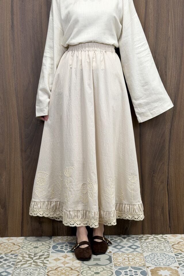 Ucu Nakışlı Krem Paper Touch Etek