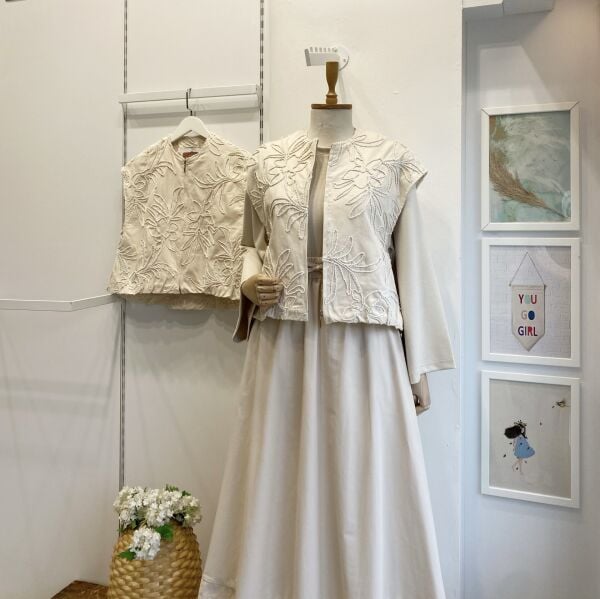 Krem Nakışlı Gabardin Yelek